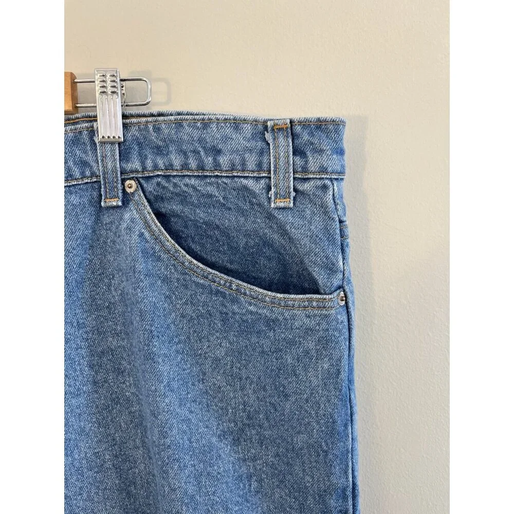Levi’s 504 Vintage Leather‎ Tag 46 X 30, Medium Wash Relaxed Fit  (45X30 Actual)